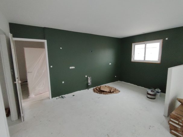 Mise en peinture maison neuve avant pose de cuisine MGP MENUISERIE PEINTURE TOUS TRAVAUX