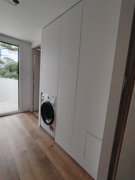 Création d'espace utile dans une entrée MGP MENUISERIE PEINTURE TOUS TRAVAUX